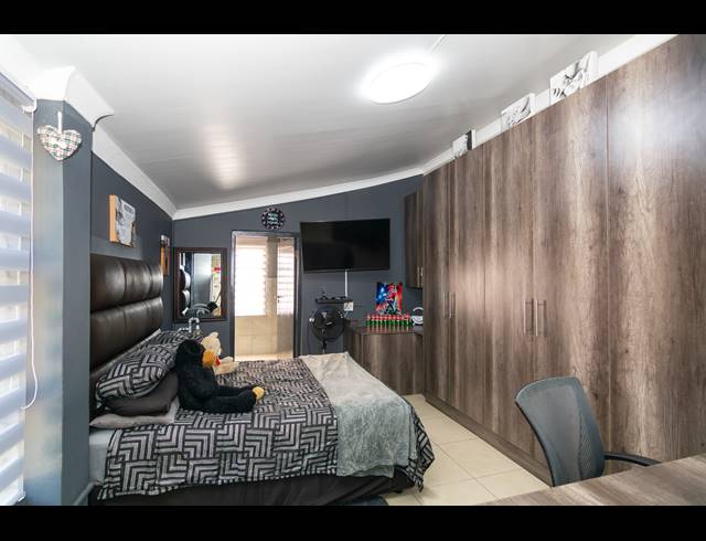 5 BEDROOM FREEHOLD FOR SALE IN HORIZON VIEW